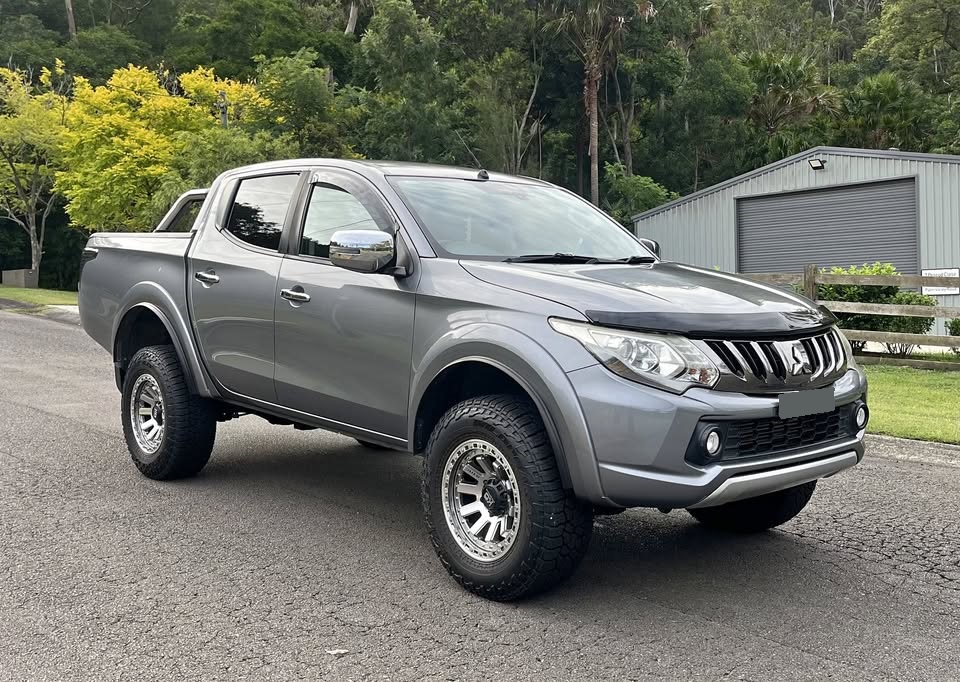 2016 Mitsubishi Triton Exceed my17